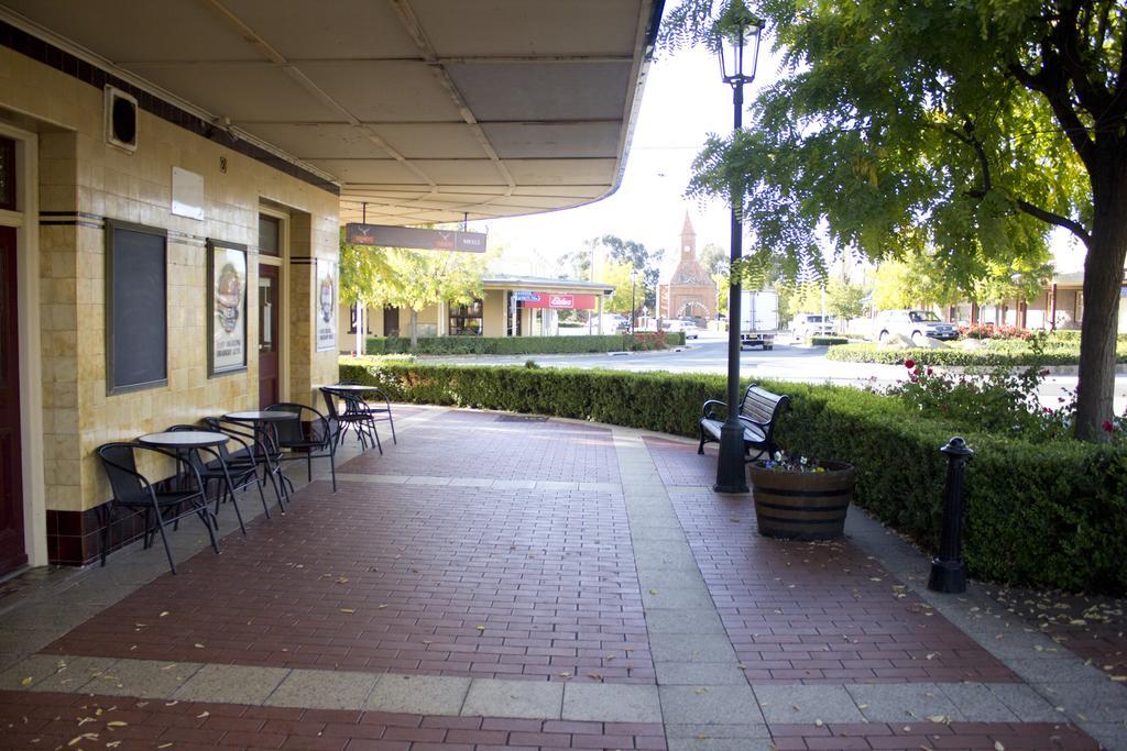 Court House Hotel Boorowa Exterior photo