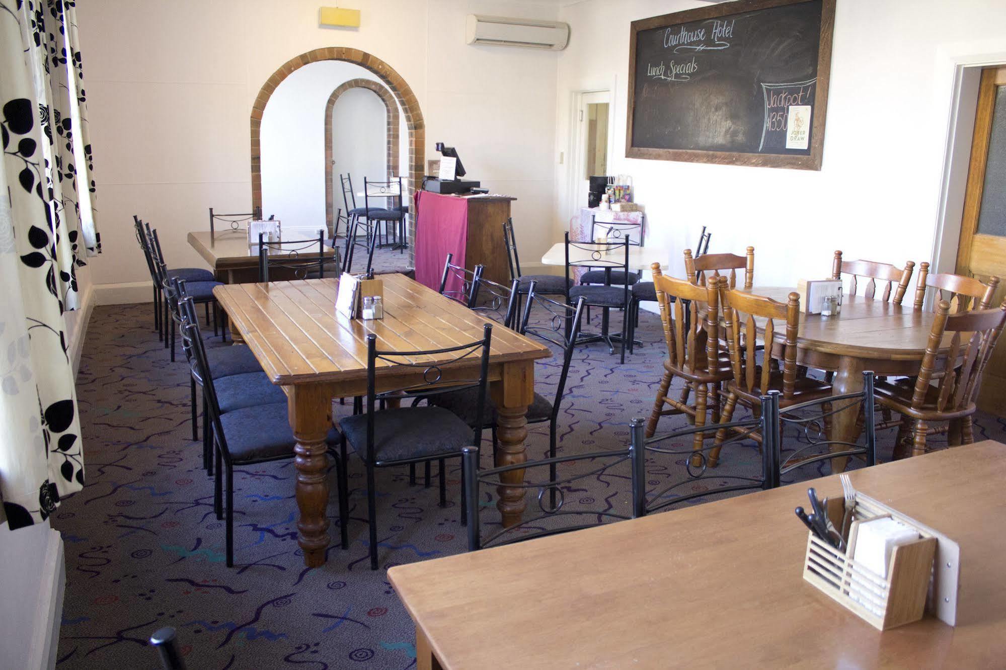 Court House Hotel Boorowa Exterior photo