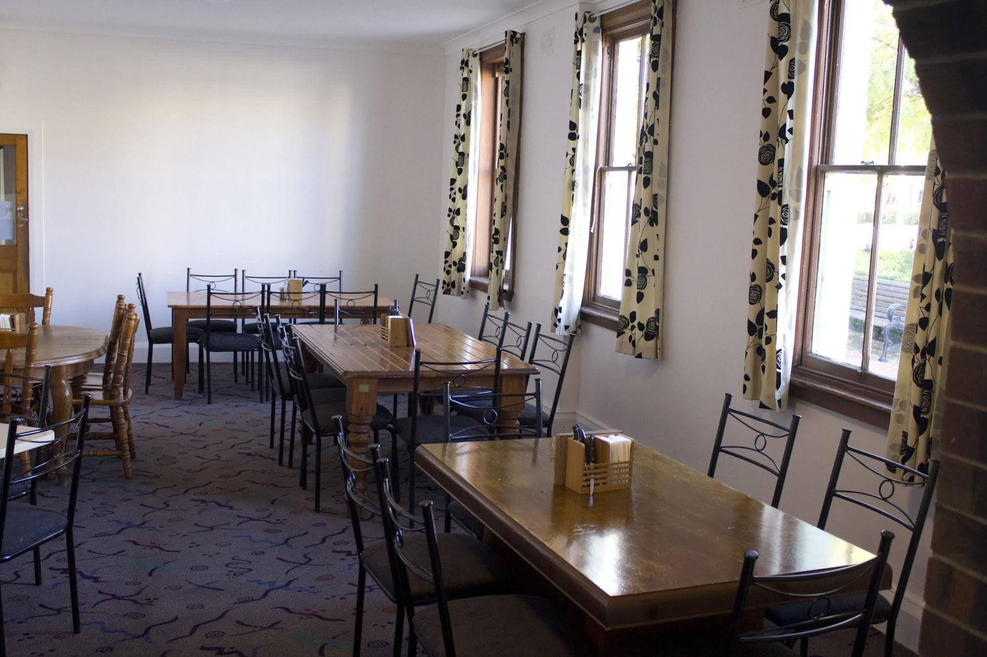 Court House Hotel Boorowa Exterior photo