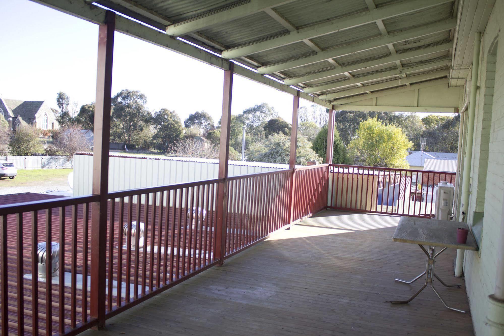 Court House Hotel Boorowa Exterior photo
